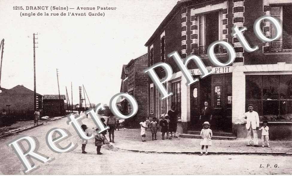 avenue Pasteur (angle de la rue de l'Avant Garde)