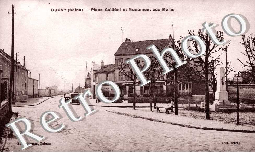 Place Galliéni et monument aux morts