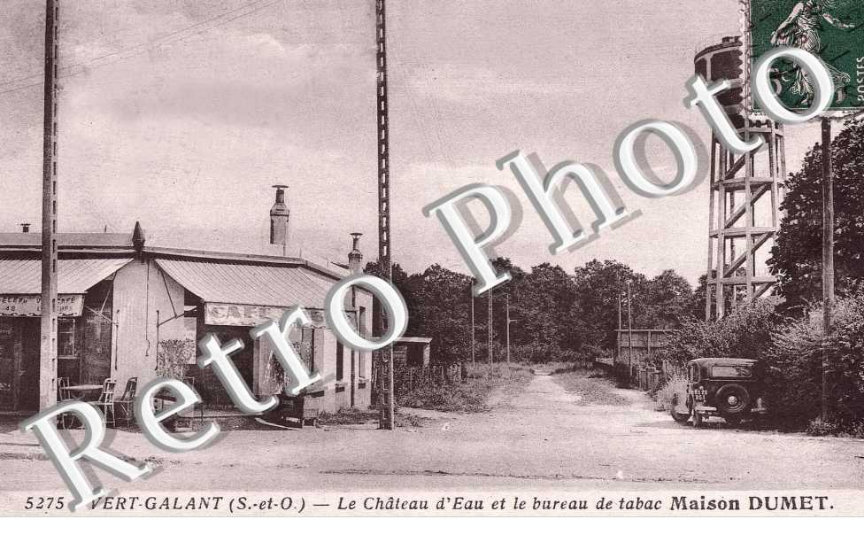 Le château d'eau et le bureau de tabac