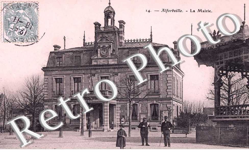 Vue de la Mairie