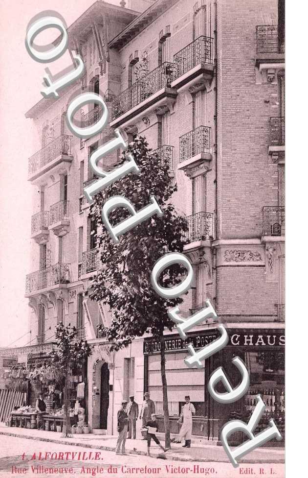 Rue Villeneuve - Carrefour Victor Hugo