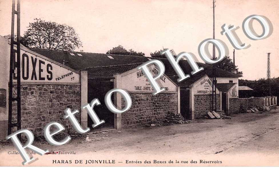Entree des boxes de la rue des Reservoirs