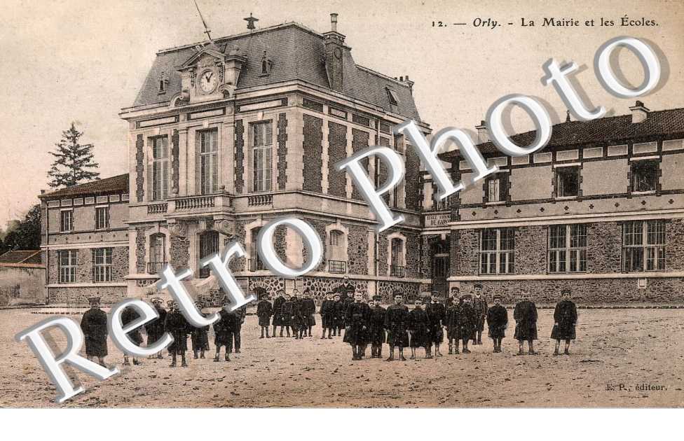 la mairie et les ecoles