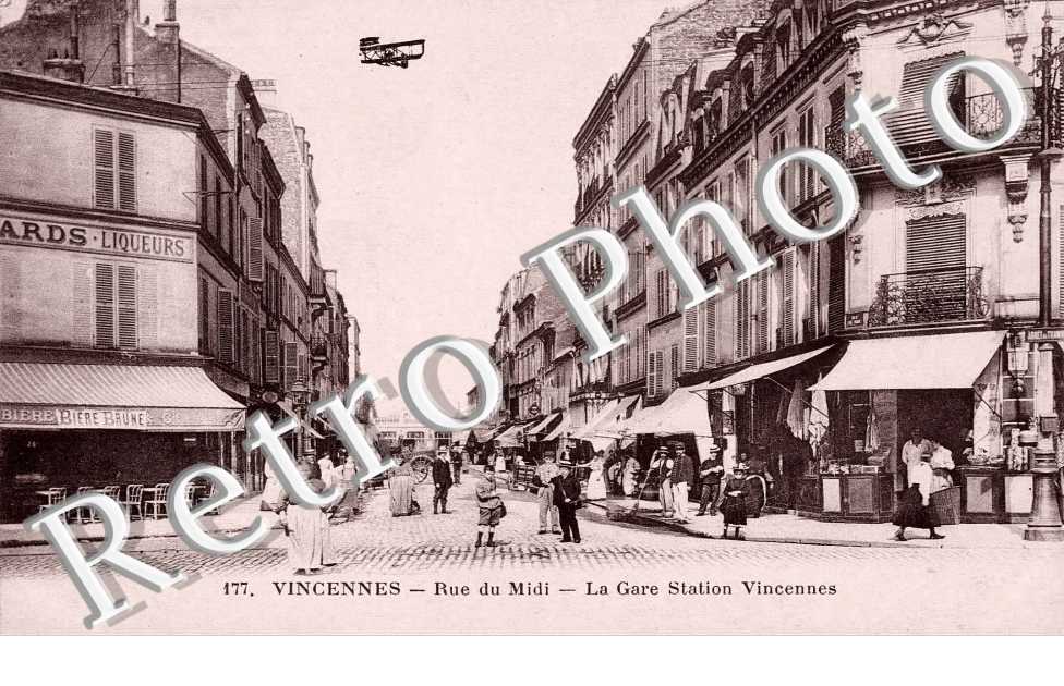 Rue du Midi, la Gare Station