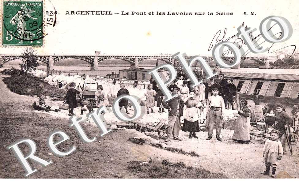 le pont et les lavoirs sur la seine