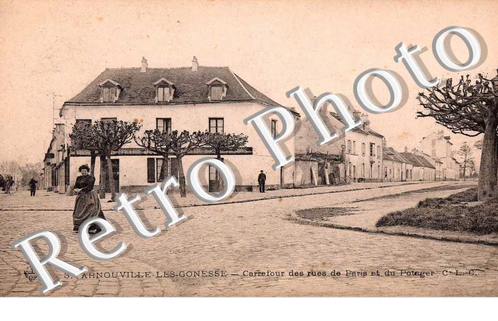 Carrefour des rues de paris et du potager