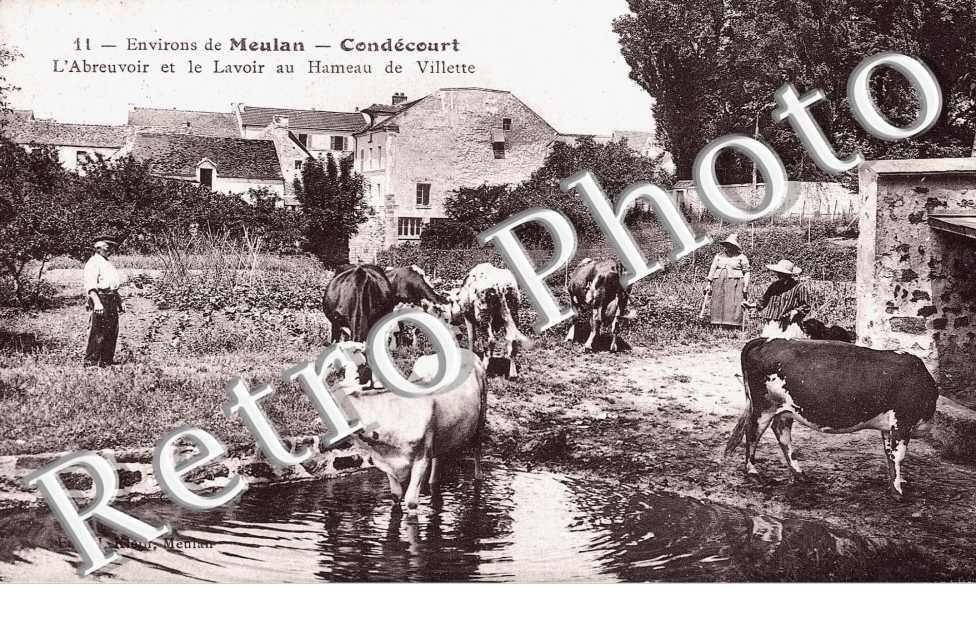 l'Abreuvoir et le Lavoir au Hameau de Villette