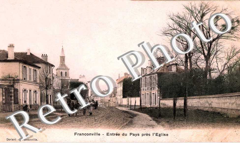 Entrée du Pays près l'Eglise