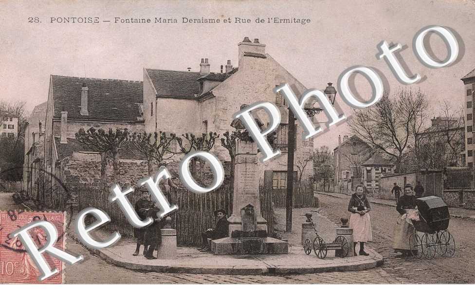 Fontaine Maria Deraisme et Rue de l'Ermitage