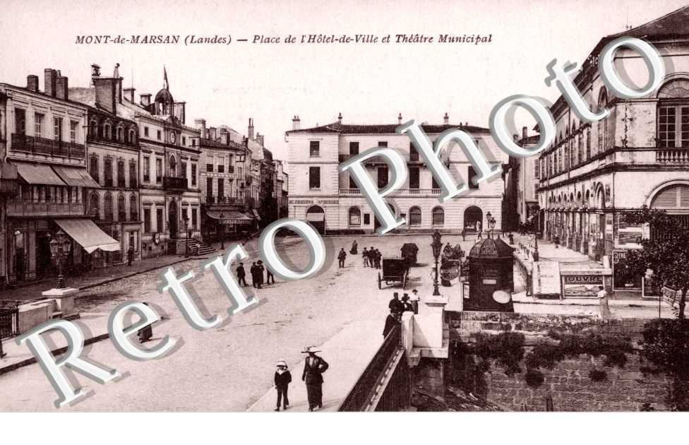 Place de l'Hotel de Ville et Theatre Municipal