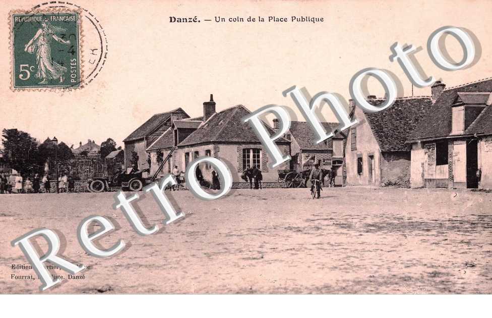 un coin de la place publique
