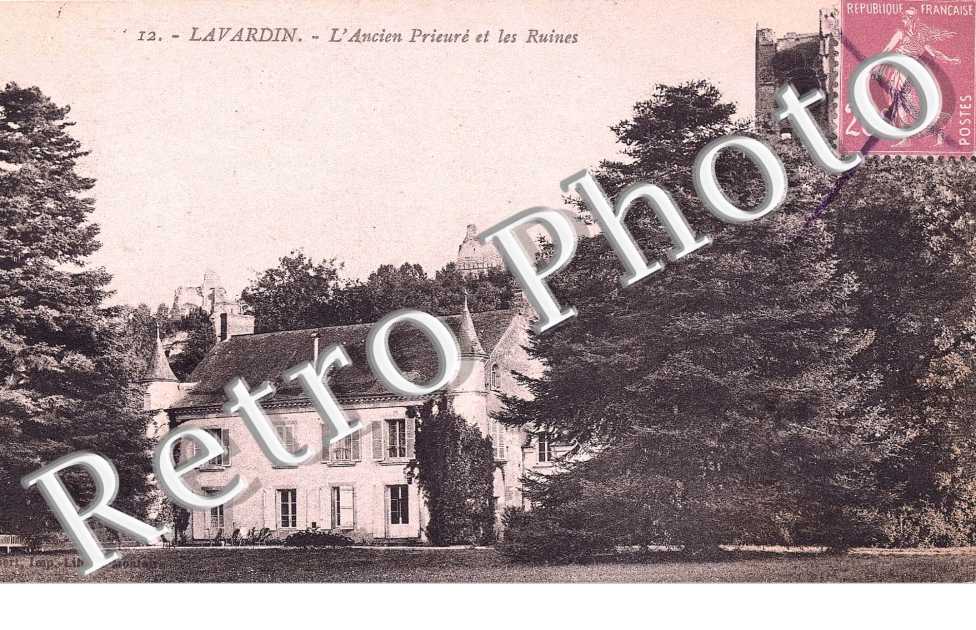 l'ancien prieure et les ruines