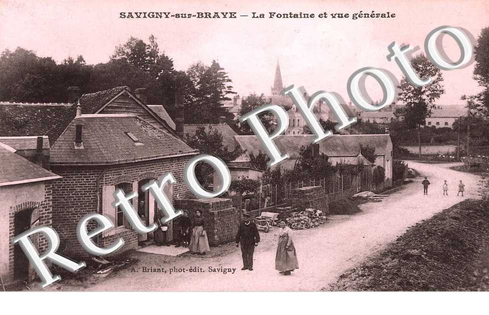 la fontaine et vue generale