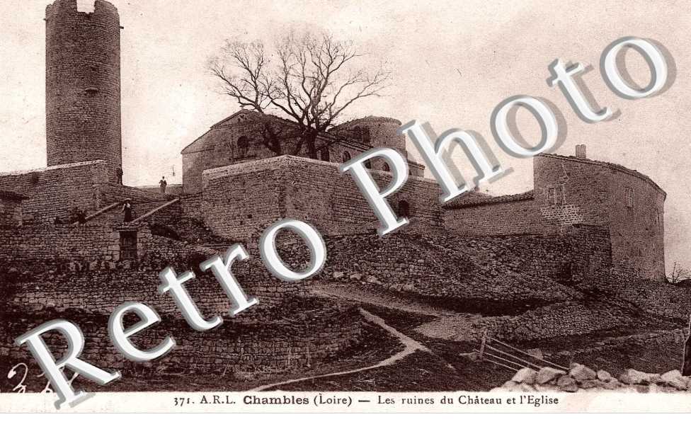 Les ruines du chateau et l'eglise