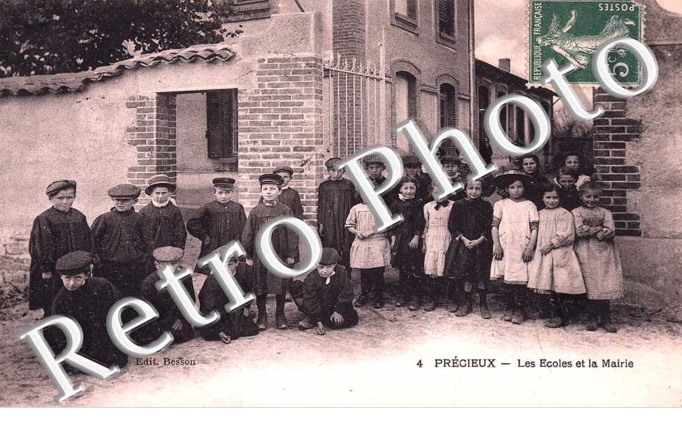 Les Ecoles et la Mairie