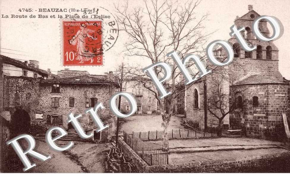 la route de Bas et la place de l'eglise