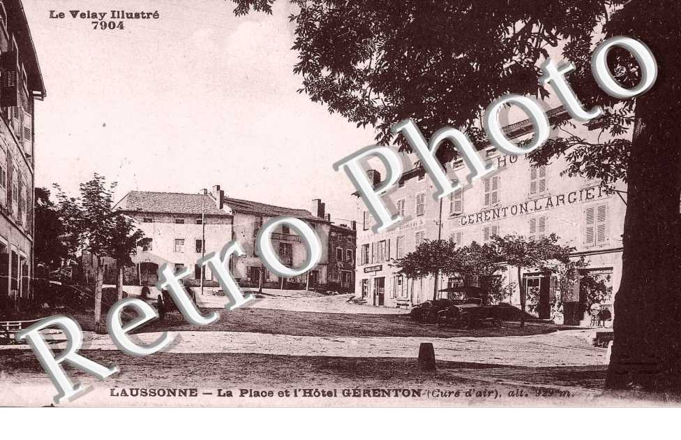 la place et l'Hotel Gerenton