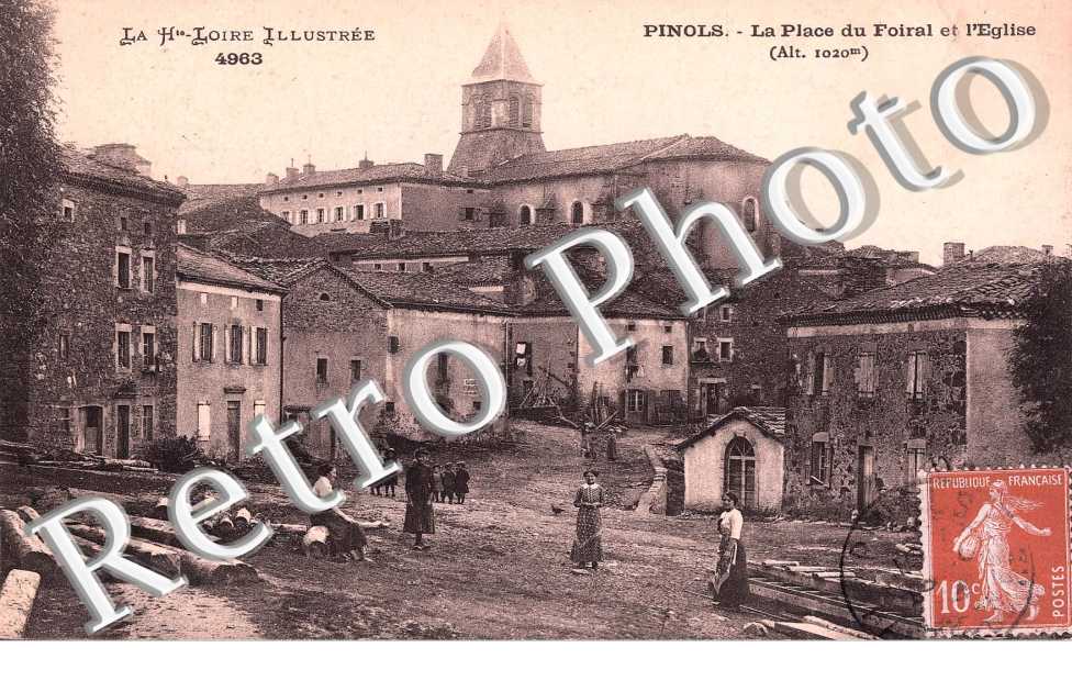 la place du Foiral et l'eglise