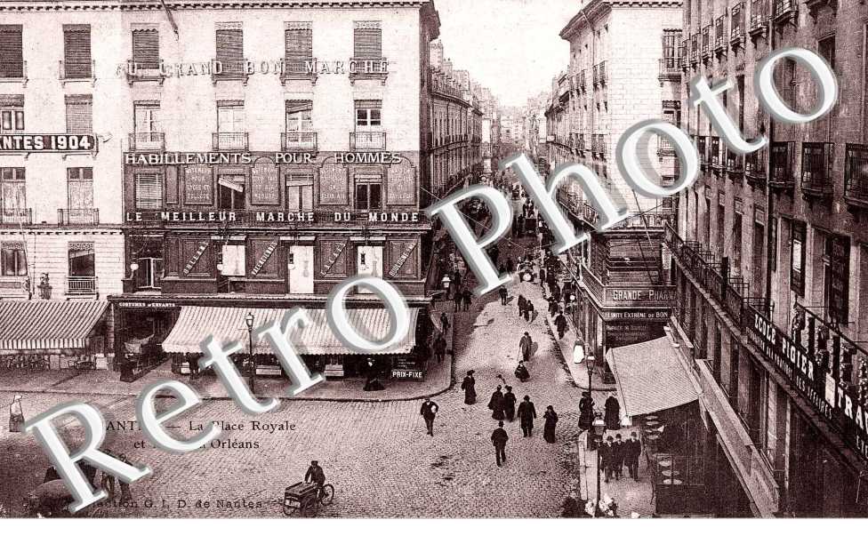 la place royale et la rue d'orleans