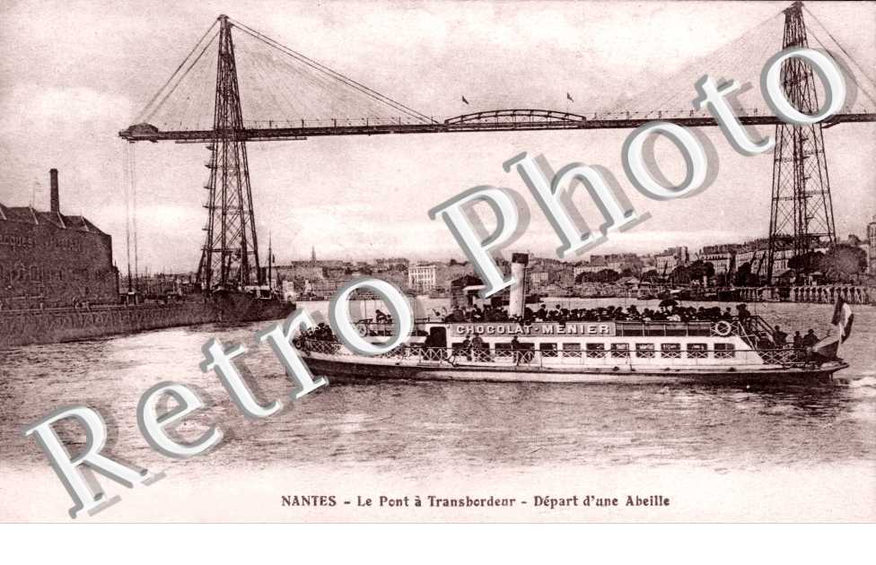 LE PONT A TRANSBORDEUR DEPART D'UNE ABEILLE