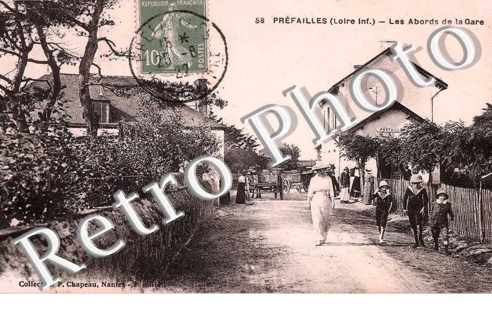 Les Abords de la Gare