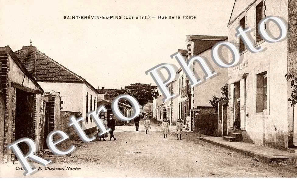 LA RUE DE LA POSTE