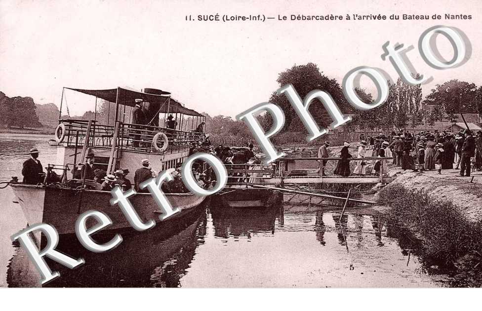 le debarcadere a l'arrivee du bateau de Nantes