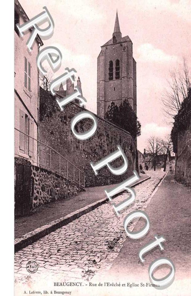 Rue de l'Eveche et Eglise Saint Firmin