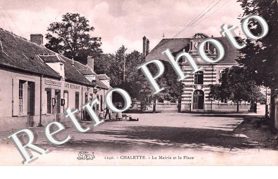 la mairie et la place