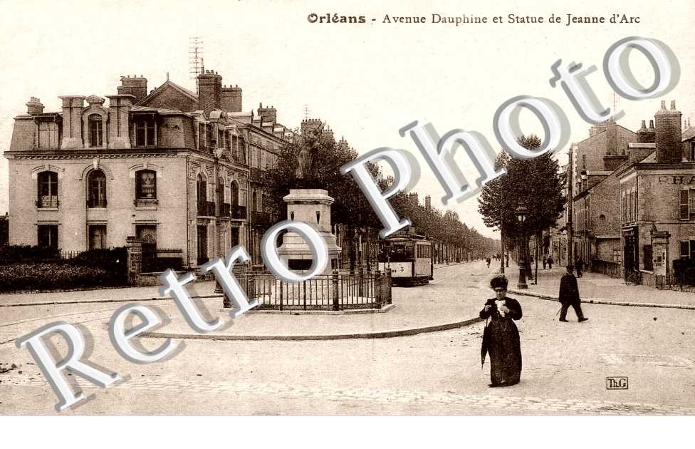 l'avenue Dauphine ET STATUE DE Jeanne D'ARC