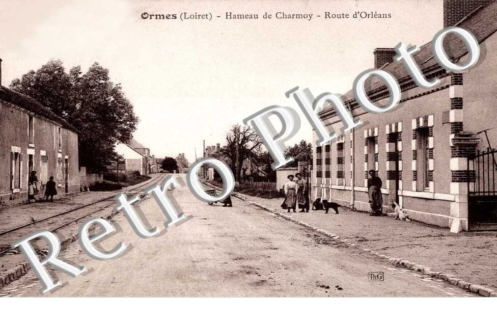 hameau du Charmoy, route d'Orleans