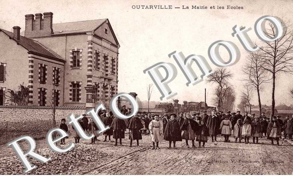 La mairie et les ecoles