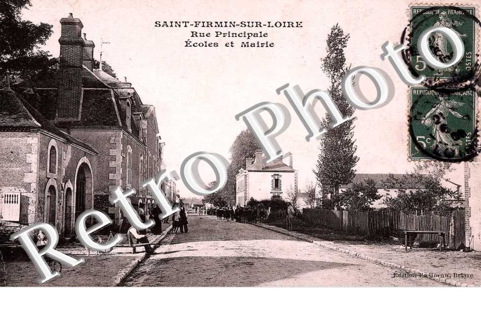 Rue principale - Ecoles et mairie