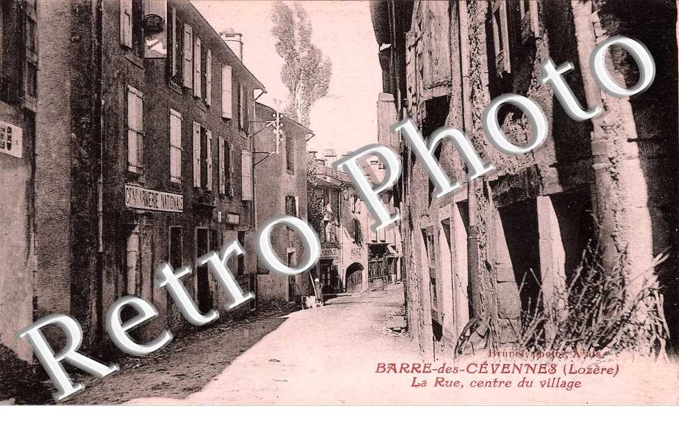 la rue, centre du village