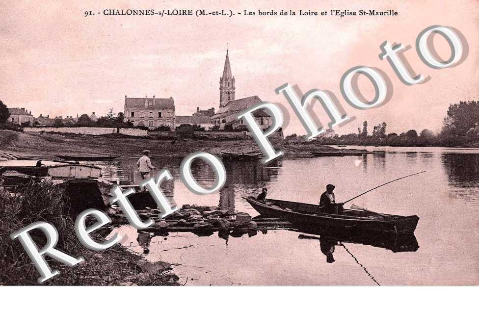les bords de la loire et l'eglise st maurille