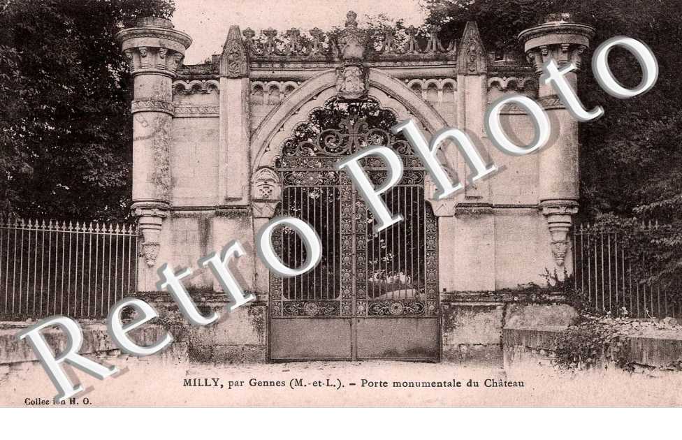 Milly, Porte Monumentale du Chateau