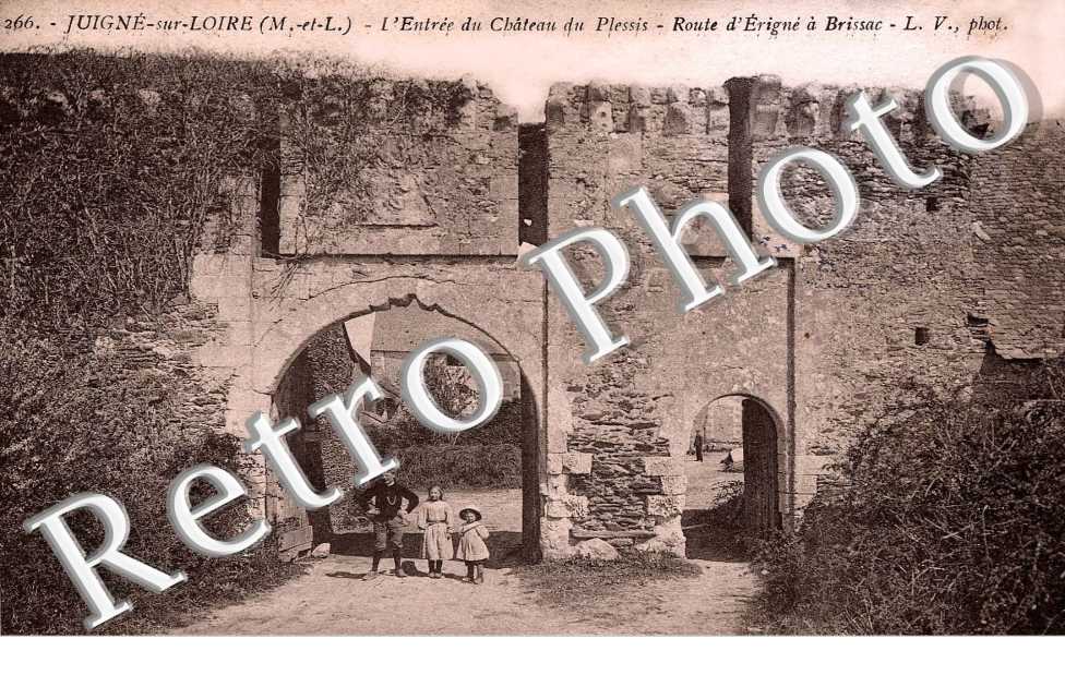 Entree du Chateau du Plessis