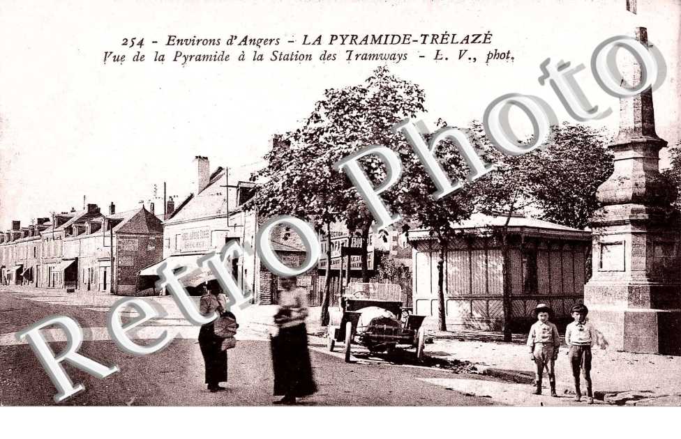 Vue de la pyramide a la station des tramways