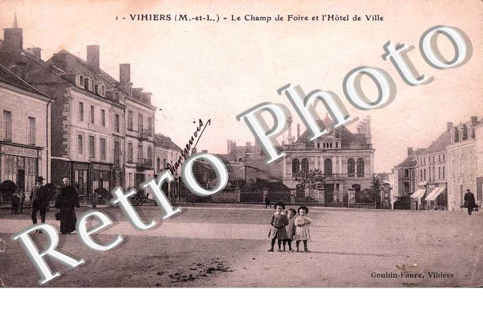 Le champ de foire et l'hotel de ville