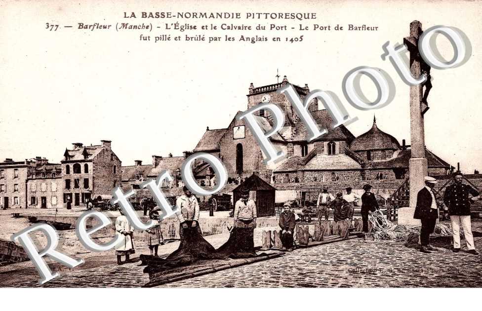L'eglise, le calvaire et le port