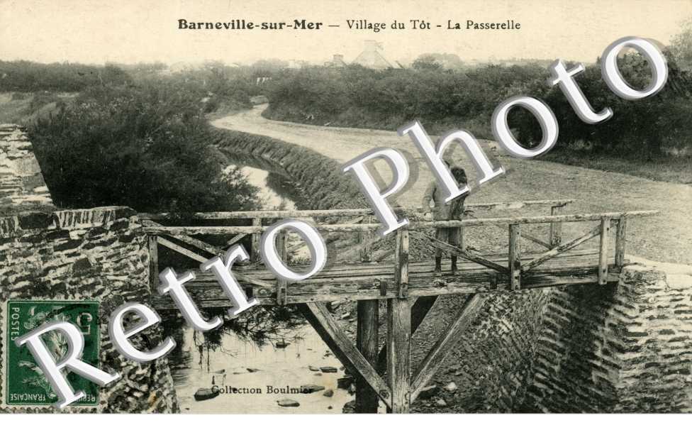 Village du Tot - la passerelle