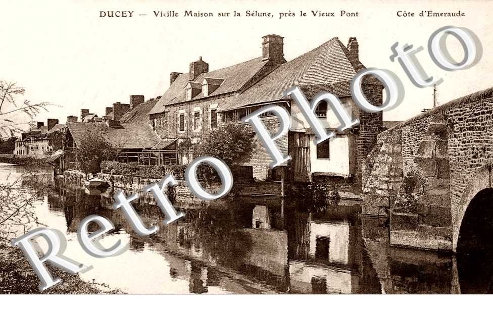 Vieille Maison sur la Selune pres le Vieux Pont