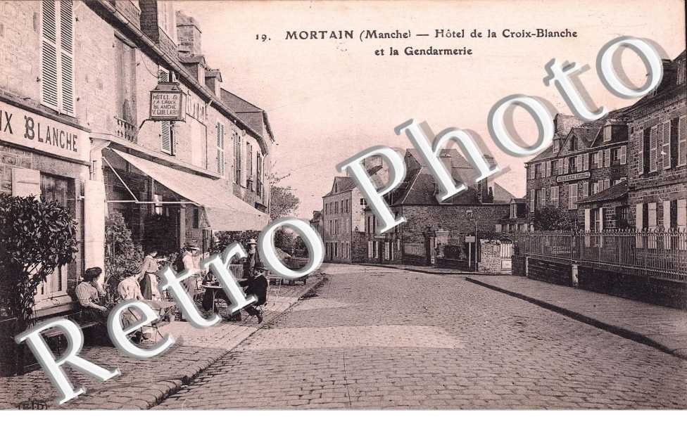 hotel de la Croix-Blanche et la gendarmerie