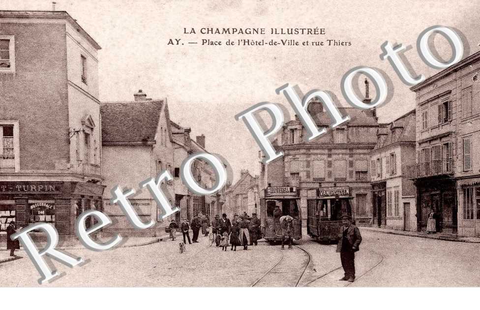 place de l' hotel de ville et rue Thiers