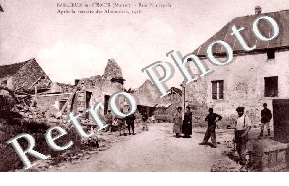 rue principale Apres la retraite des Allemands 1918