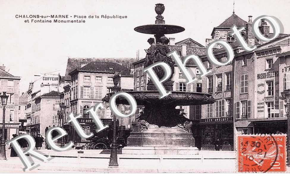 Place de la Republique et fontaine monumentale