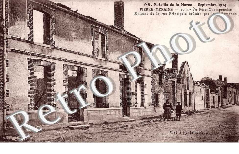 Maisons de la rue principale brûlées par les allemands en septembre 1914