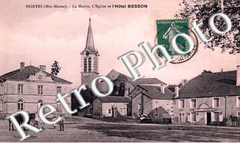 la mairie et l' eglise et l' hotel Besson