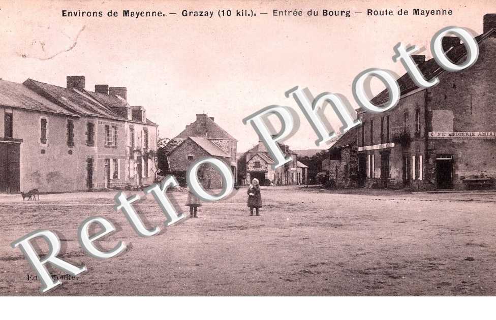 entree du bourg, route de mayenne