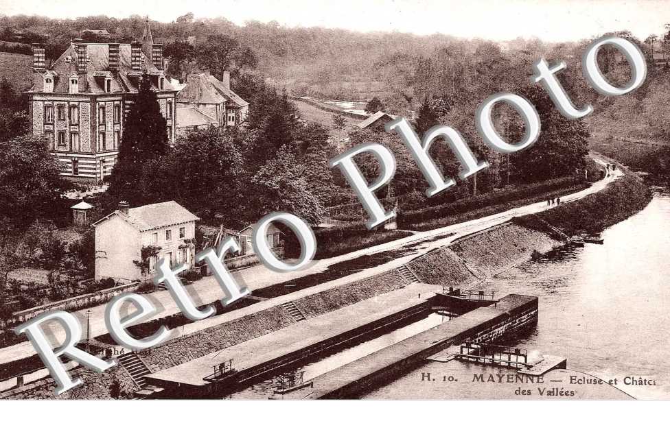 Ecluse et chateau des Vallees